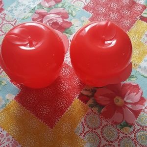 Tupperware apple keeper